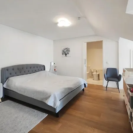 Casa de Férias Penthouse T3 Com Vista Para A Cidade *